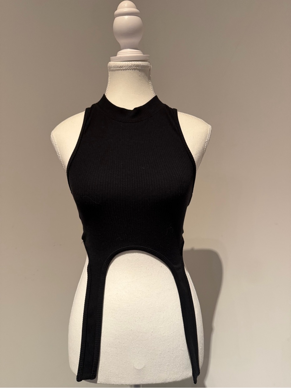 ALO Yoga Black Ribbed Cutout Tank
